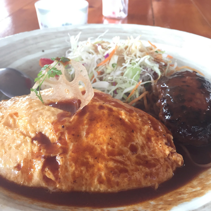 こだわり卵のオムライスとハンバーグのセット(洋食屋 桜亭)