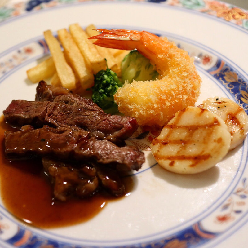 お子様ランチ(マノワール・ディノ )