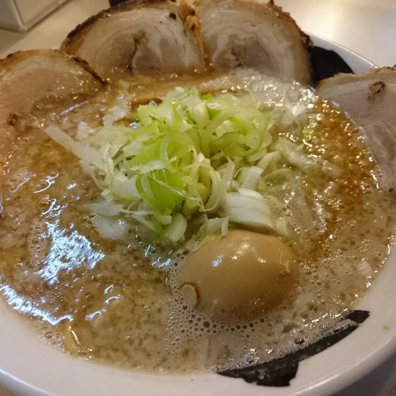 特製ラーメン ＋ ネギ ＋ チャーシュー（3枚）(環七らーめん てらッちょ。我孫子店)