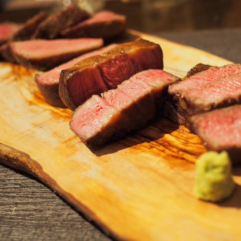 熟成牛タン&黒毛和牛盛り合わせ(北新地 熟成肉 Bacco Aging bar)