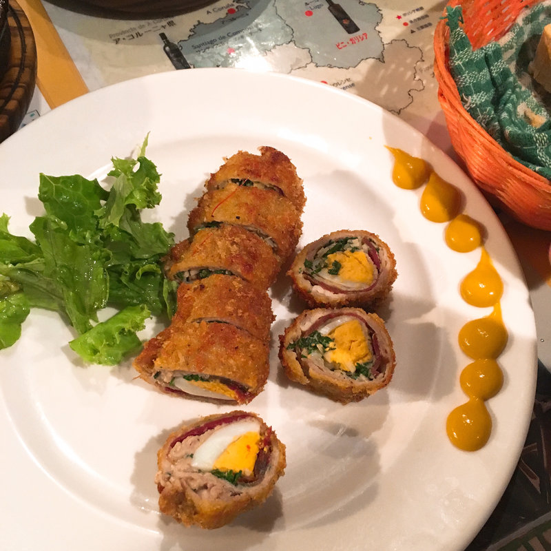 豚肉とハモンイベリコのフラメンキン(カサ・デ・マチャ 三田)