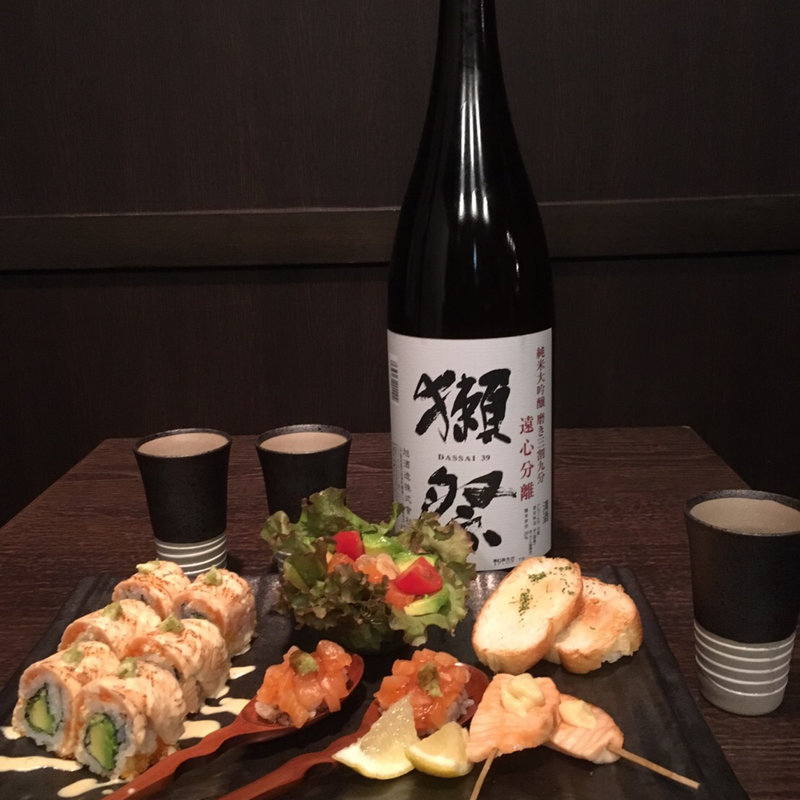 サーモンづくしセット(創蔵 六本木)