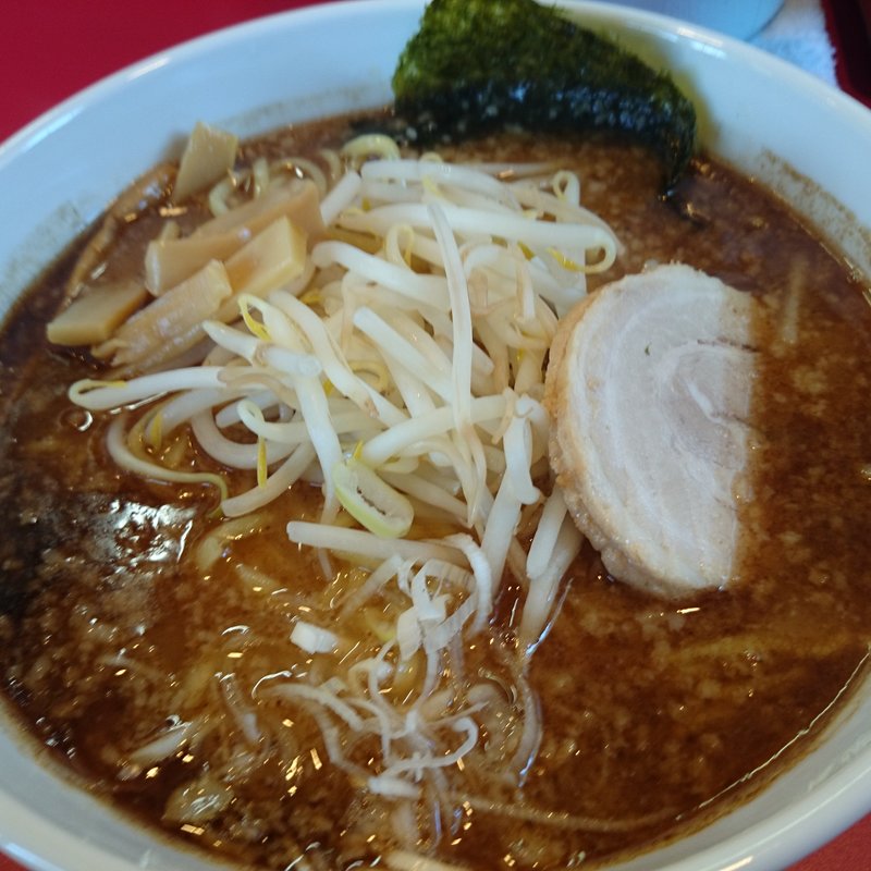 醤油らーめん ・ 中(豚骨醤油 らーめん屋本舗 江戸川台店)