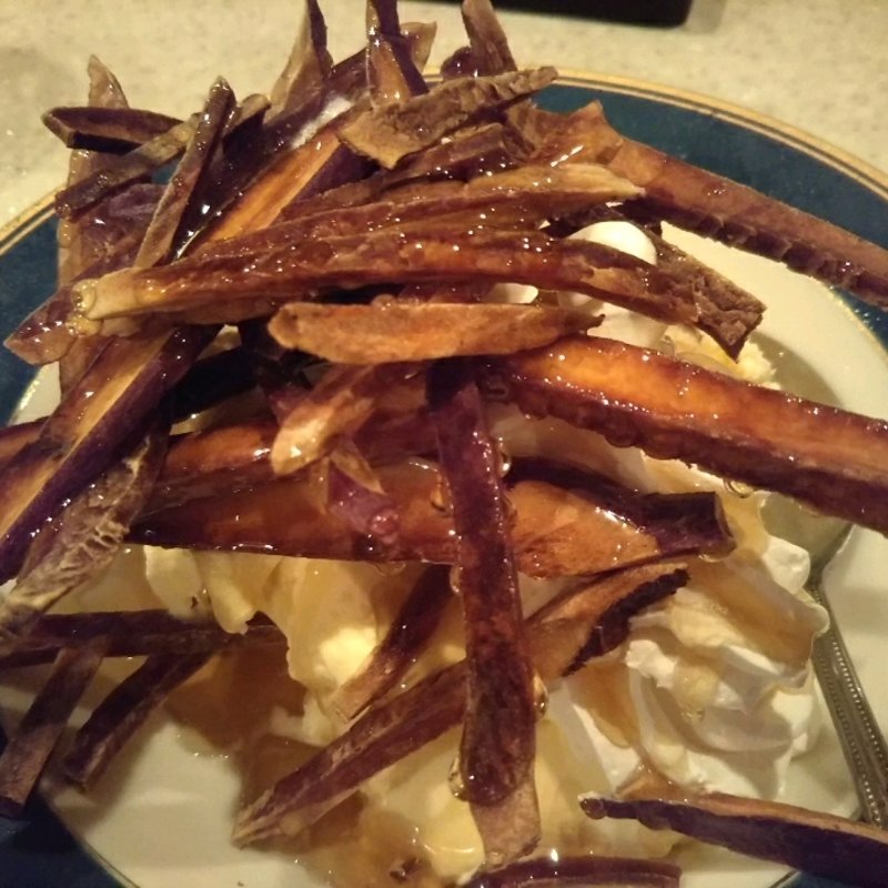 大学芋のバニラアイス添え(中華＆日本酒バル～ぼぶ)