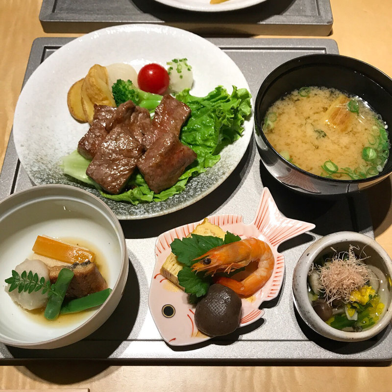 飛騨牛焦がし醤油ステーキ御膳(や満登)