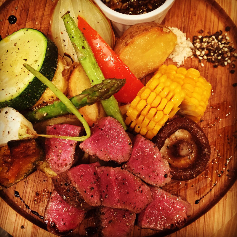 仔鹿のロースト 季節の野菜添え(鹿肉&オイスターバル 鹿肉SLOWDOWN)