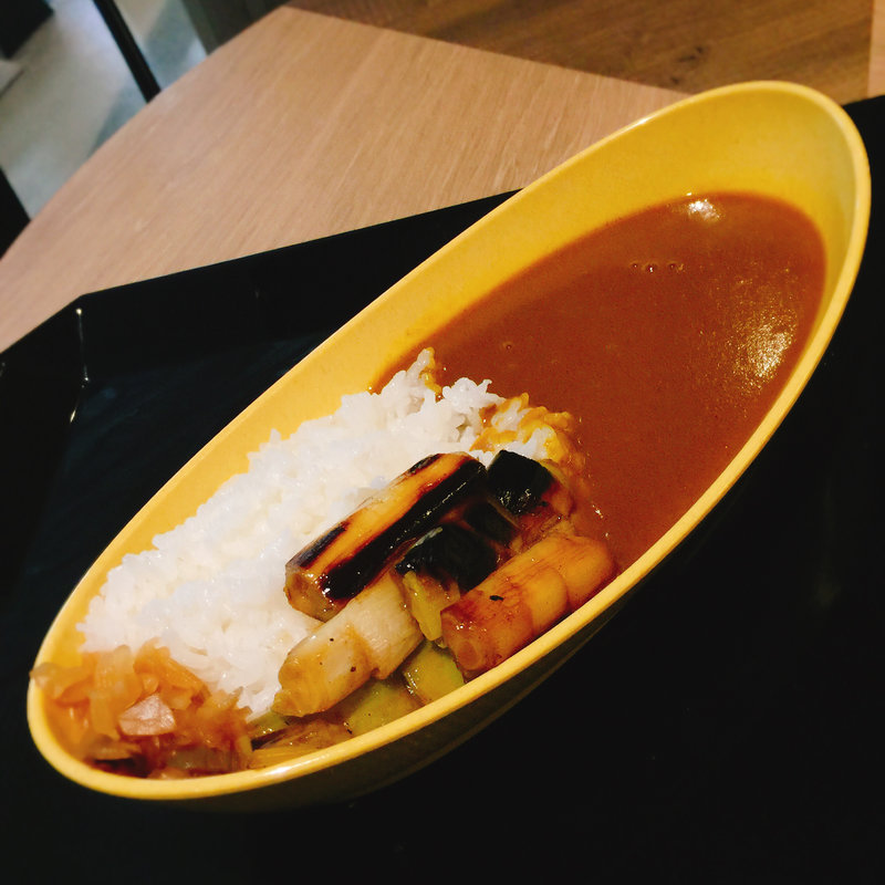 博多とんこつ旨あごカレー(博多カレー研究所)