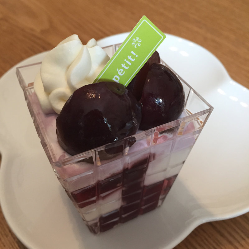 山形産ブドウと杏仁豆腐のデザート(シャトレーゼ 高石店)