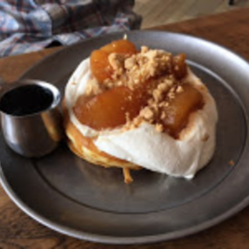 リンゴのパンケーキ(THE MOST COFFEE)