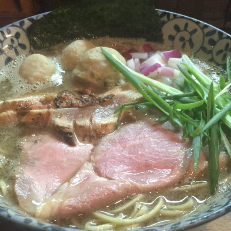 濃厚煮干鶏白湯(麺でつながる縁 大阪縁乃助商店)