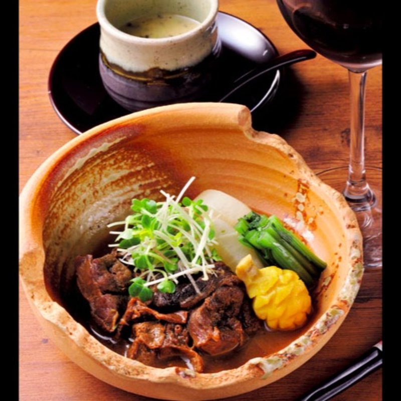 骨付き仔牛すね肉の江戸甘味噌煮込み(ビストロ割烹 酒場留 )