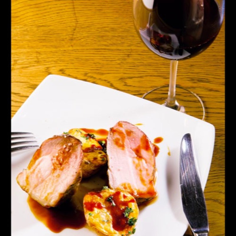 炭火焼 放牧肝付豚モモ(ポークストック)