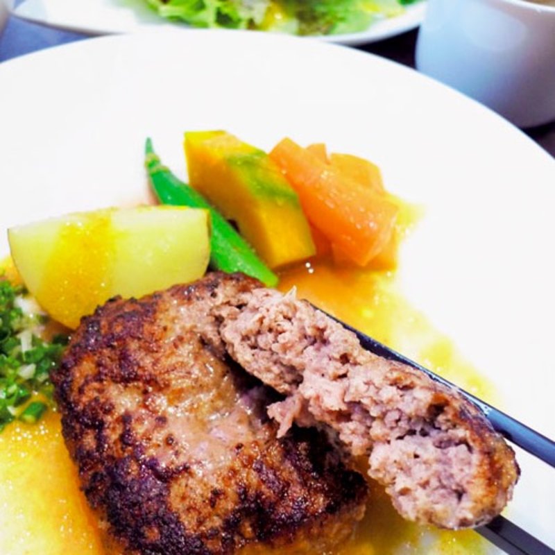 石垣牛とあぐー豚のこだわりハンバーグ＋五穀ライス・スープ・サラダ(和cuisine Agg )