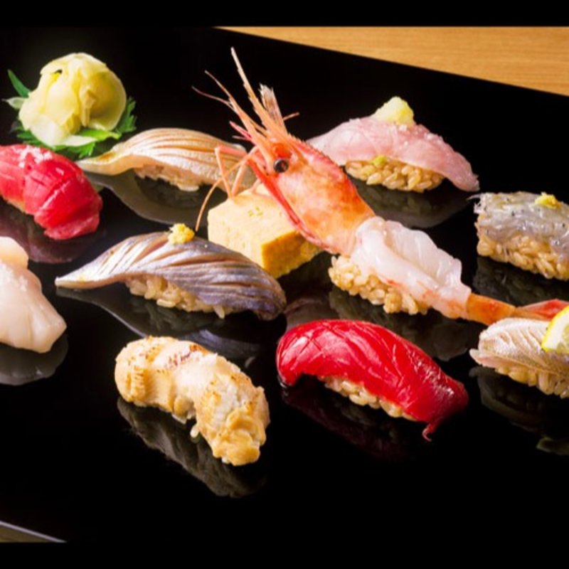 旬のおまかせ一〇貫握り(秀徳 善 4号店)