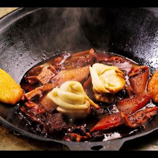 红焖羊肉（ラム肉と大根の醤油炒め煮）(味坊鉄鍋荘)