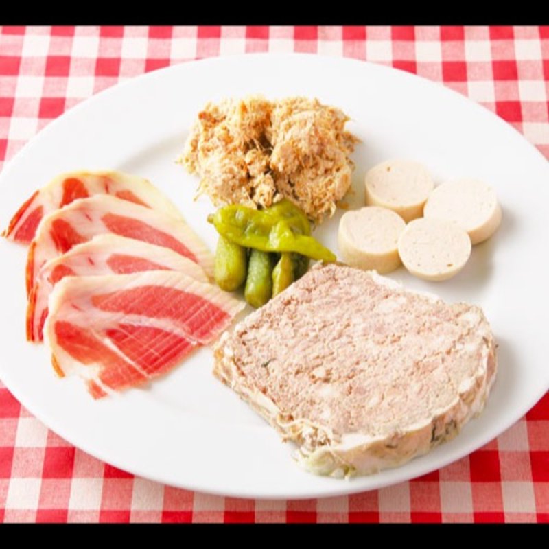 シャルキュトリーの盛り合わせ（中）(プレ ド ショウイン)