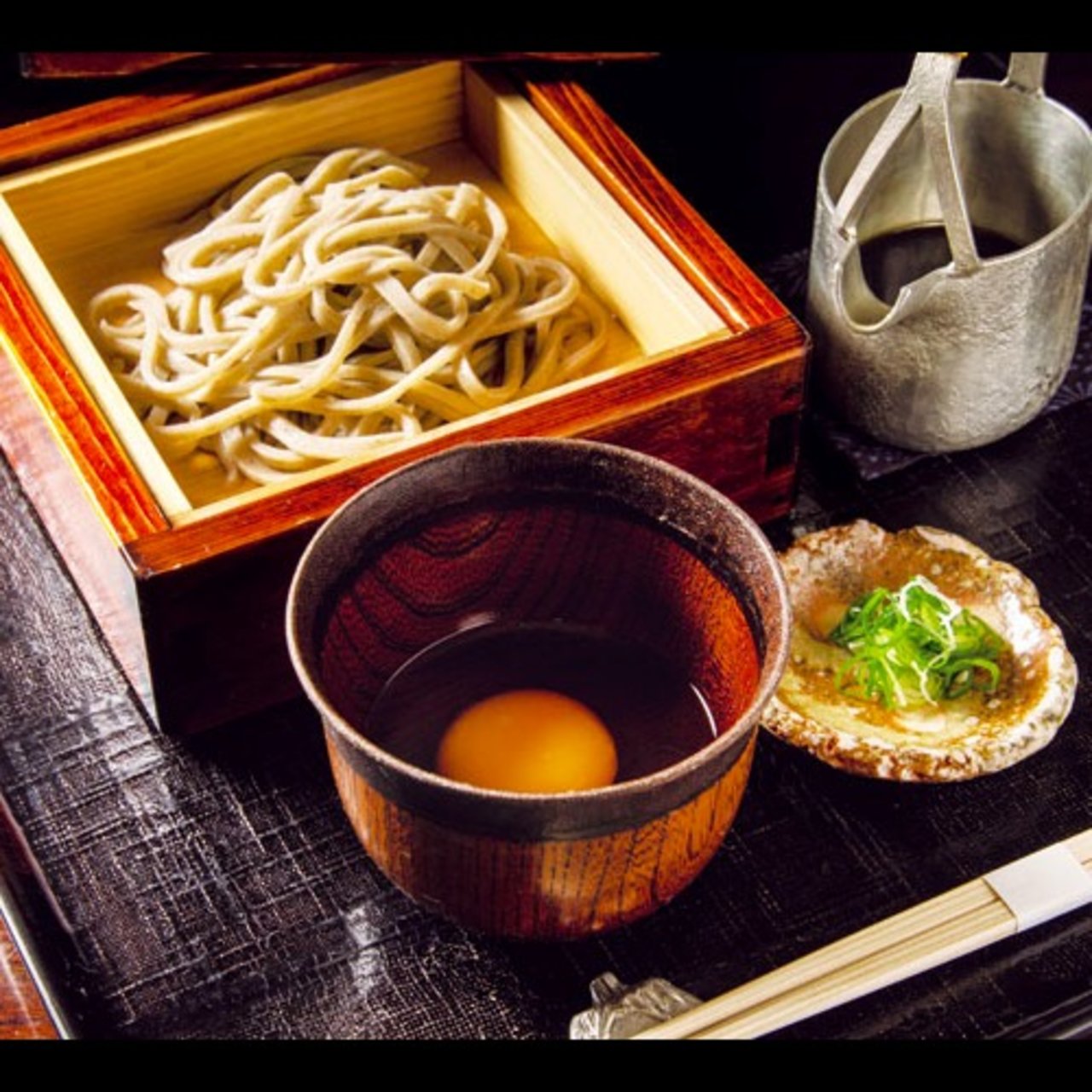 蕎麦屋 もりせいろ へぎ目 手打ちそば もりき 鴨セイロ 十割（大盛り） 1600円 かきあげ