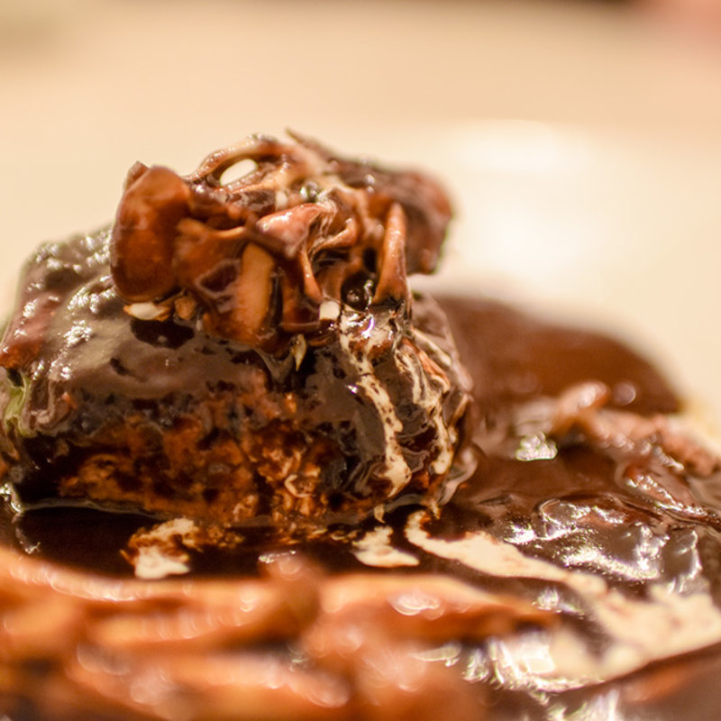 和牛100％手作りハンバーグ(cafe La Vue Blanche)