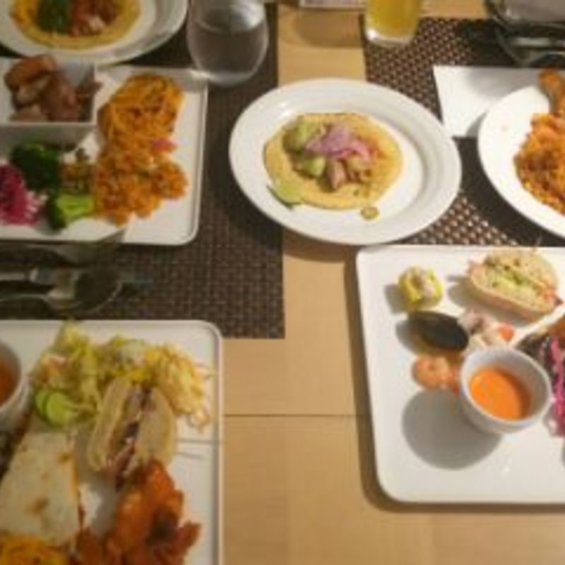ラテンアメリカビュッフェ(ザ・ライブラリーバー The Library Bar)