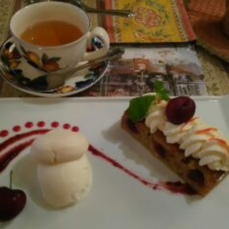 サロン限定皿盛りデセール(サロン・ド・テ・アルション 法善寺本店)