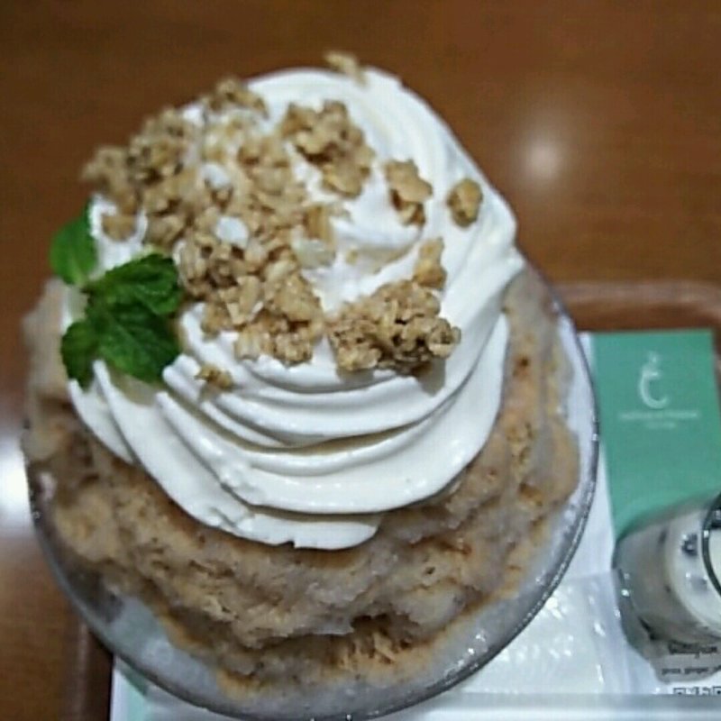 タピオカミルクティー＆ハニーミルクエスプーマ(銀座のジンジャー 銀座本店)