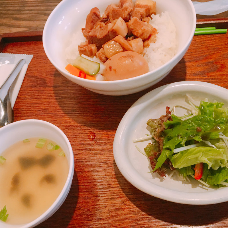 楊家魯肉飯(月和茶)