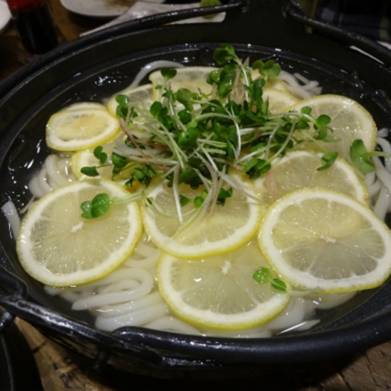 揚げしらす柑橘うどん（コース内）(宮崎県日南市 塚田農場 新橋烏森口店)