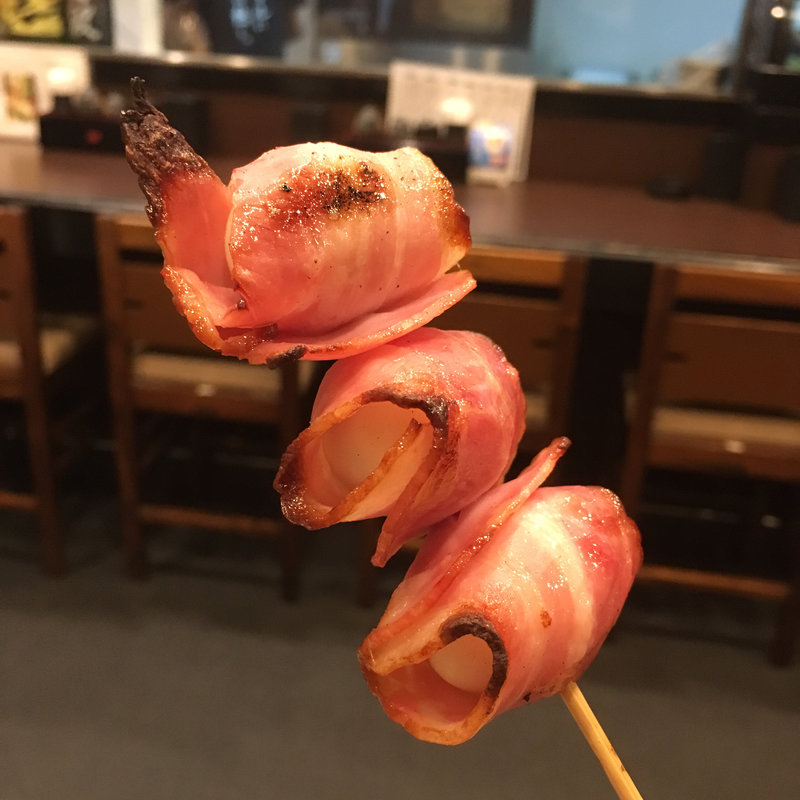 うずらベーコン巻(炭火 串焼きボンちゃん)