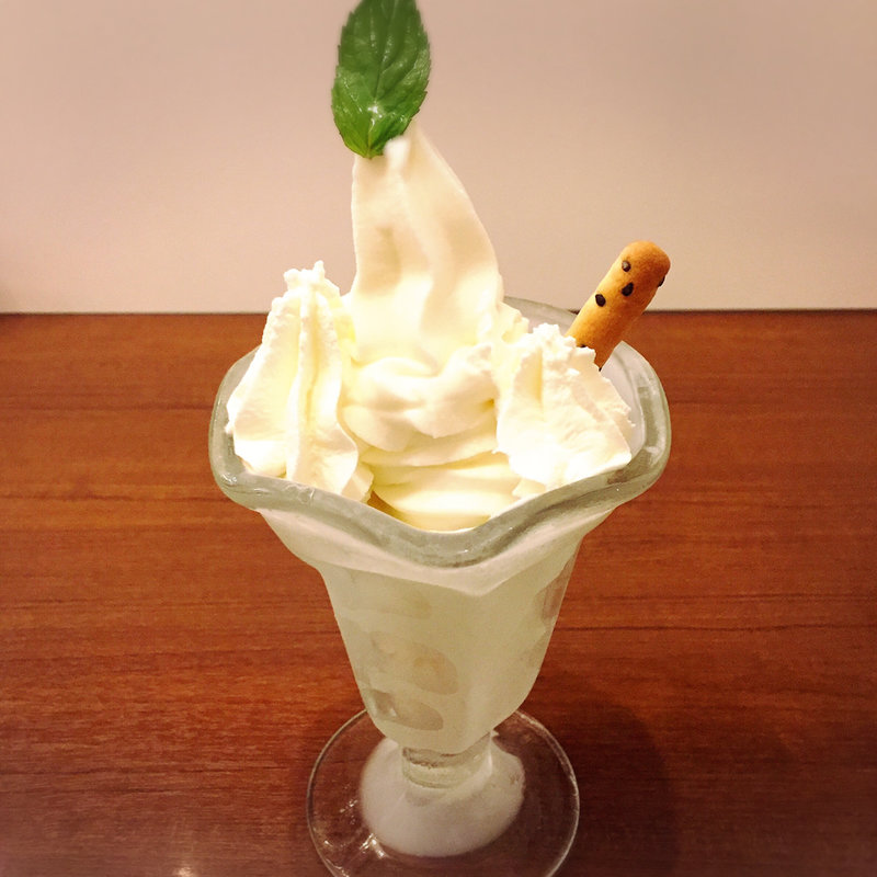 よつ葉の白いパフェsmall(ミルク＆パフェよつ葉ホワイトコージ)