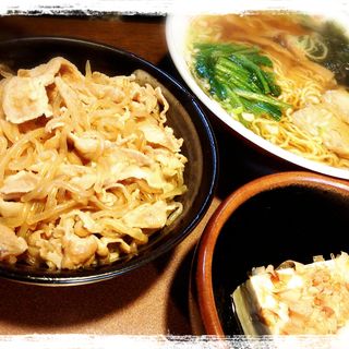 中華そば定食（豚すきやき丼）(鳳 （おおとり）)