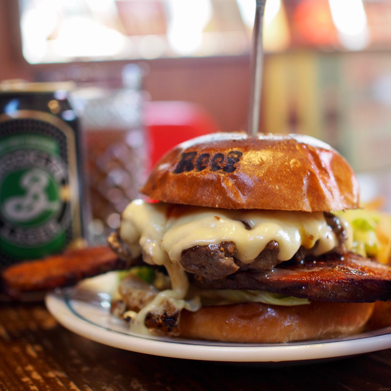 自家製スモークベーコンチーズバーガー(9月マンスリー)(リーフ バーガー （ReefBurger）)