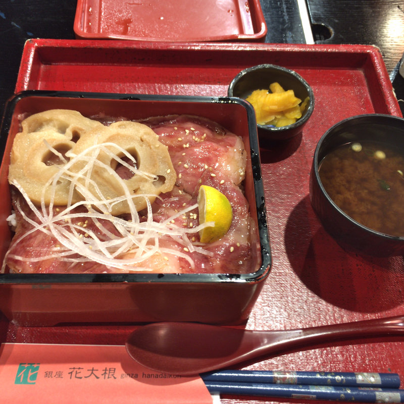 すき焼き重(銀座 花大根)