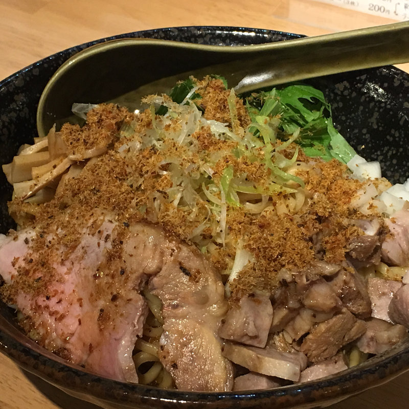 カルシウムたっぷり煮干しまぜそば(麺屋サボ)