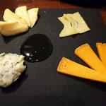 四種チーズの盛り合わせ
