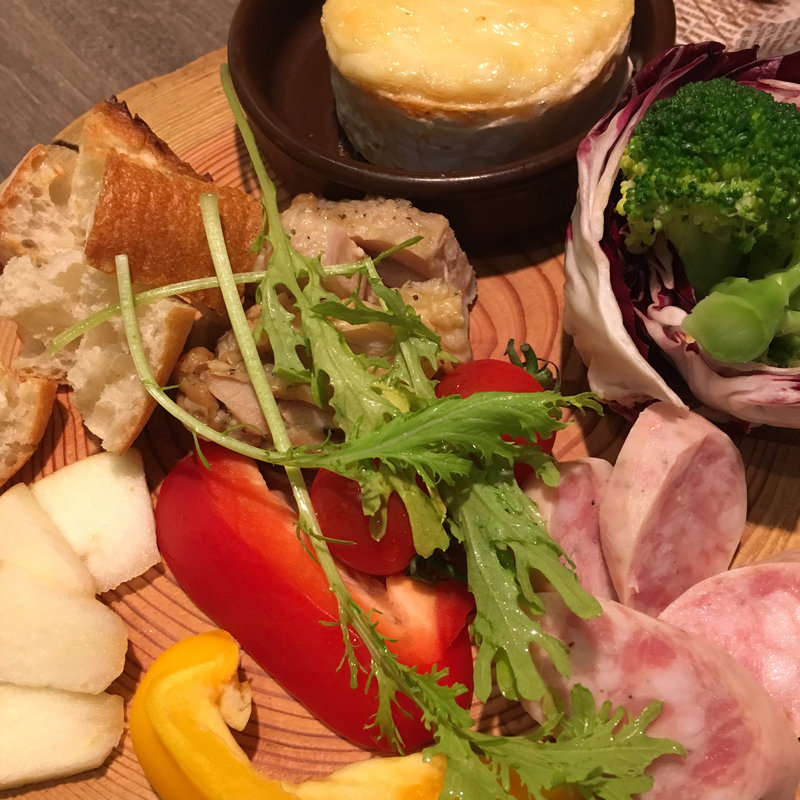 ベイクドカマンベールのチーズフォンデュ(atari CAFE＆DINING 池袋PARCO店)