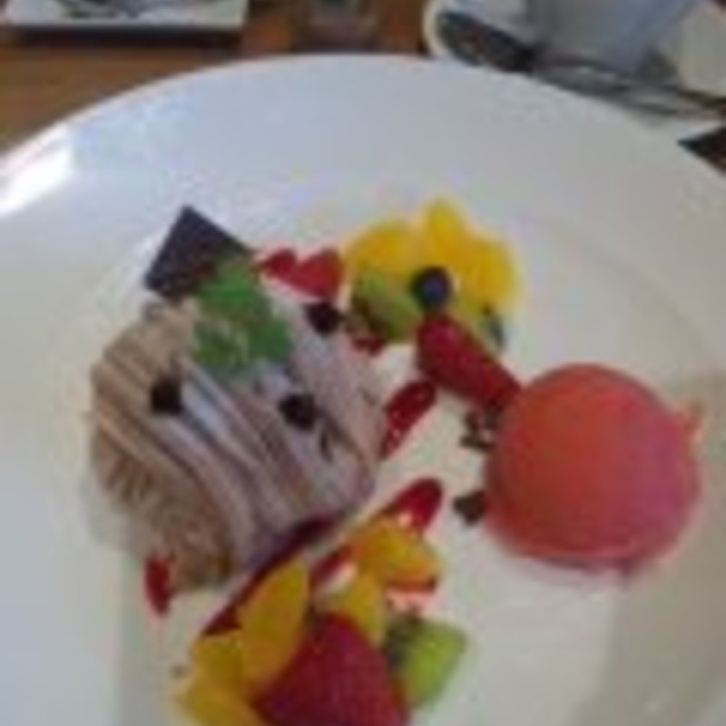 デザートセット（ケーキ、ドリンク）(ラ テラス カフェ エ デセール （La Terrasse Cafe et dessert）)