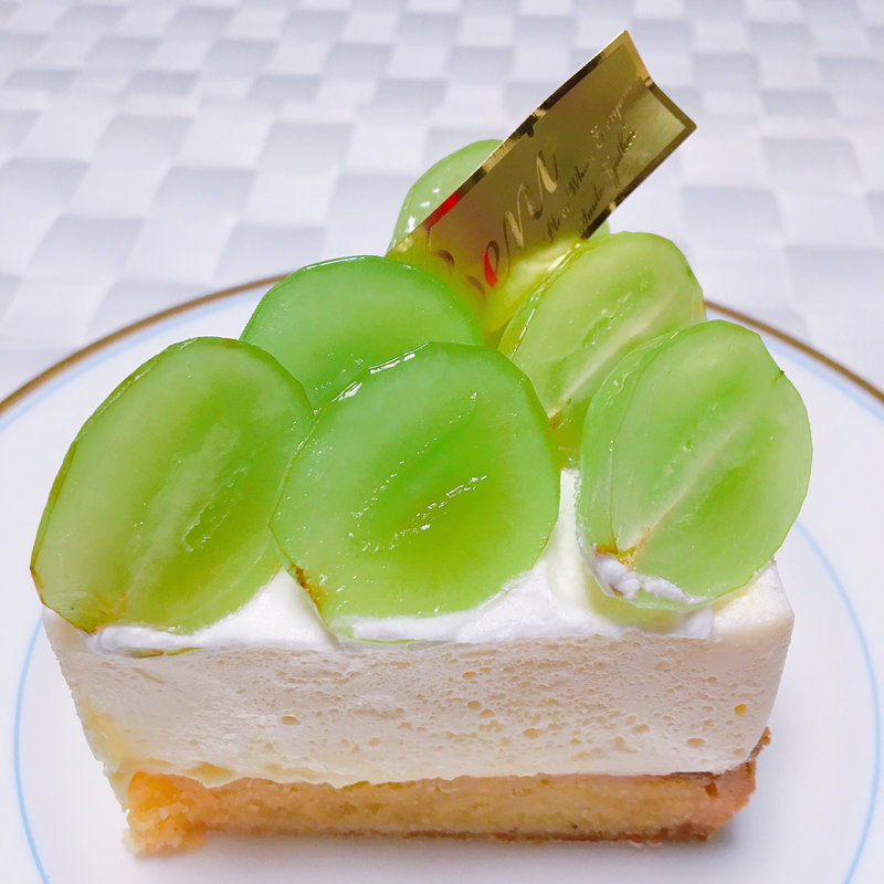 シャインマスカットのチーズタルト(パティスリー　ベニー （Ｂｅｎｉ）)