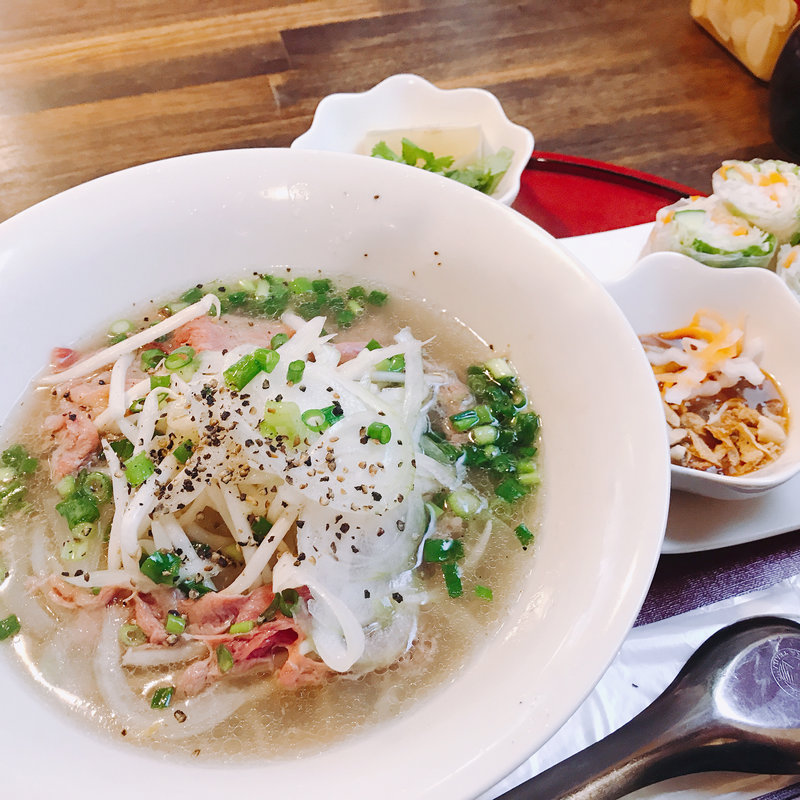 牛肉のフォー＋生春巻き(フォーおいしい )