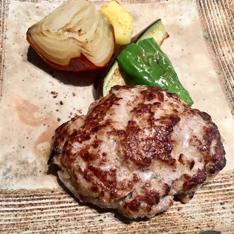 特製ハンバーグ(鉄板焼き あおやま)