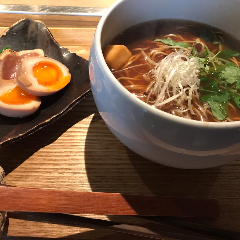 牡蠣そばBLACK(貝料理専門店ゑぽっく)