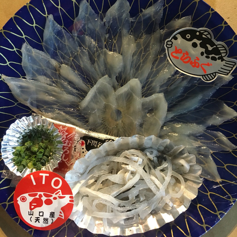 ふぐ刺し(唐戸市場)