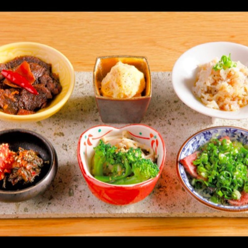 肉亭ふたご前菜色々6種盛り合わせ(肉亭ふたご)