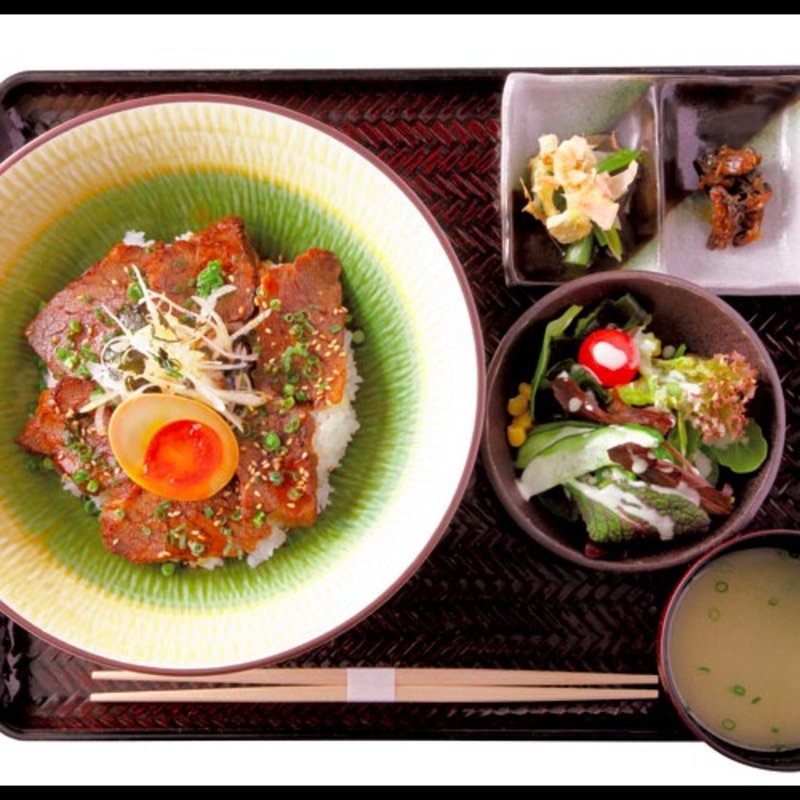 神戸牛チャーシュー丼(新泉 （シンセン）)