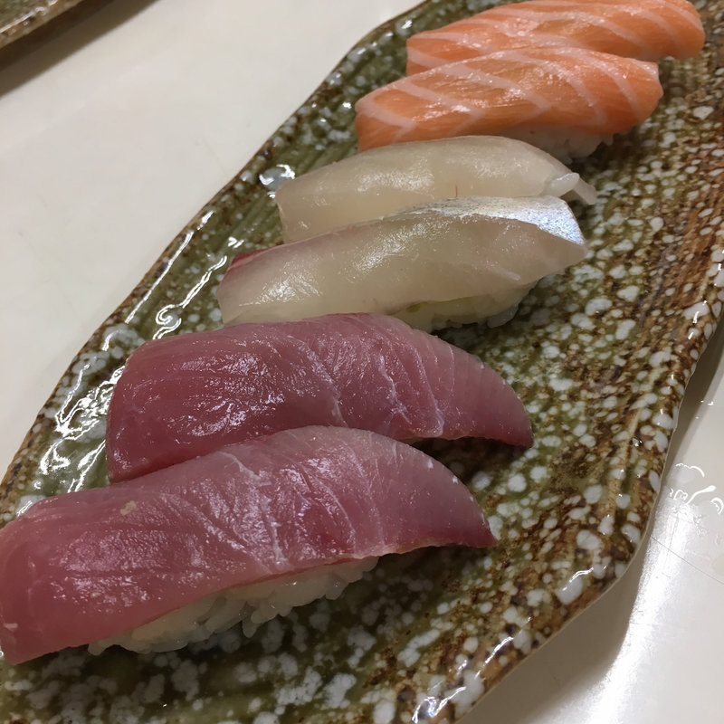 握り寿司 3貫（箱崎はしご酒）(よりみち 心)