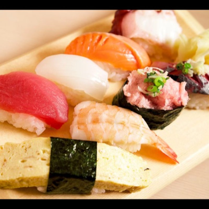 う月握り 8貫セット（味噌汁付）(寿司 う月 （すしうげつ）)