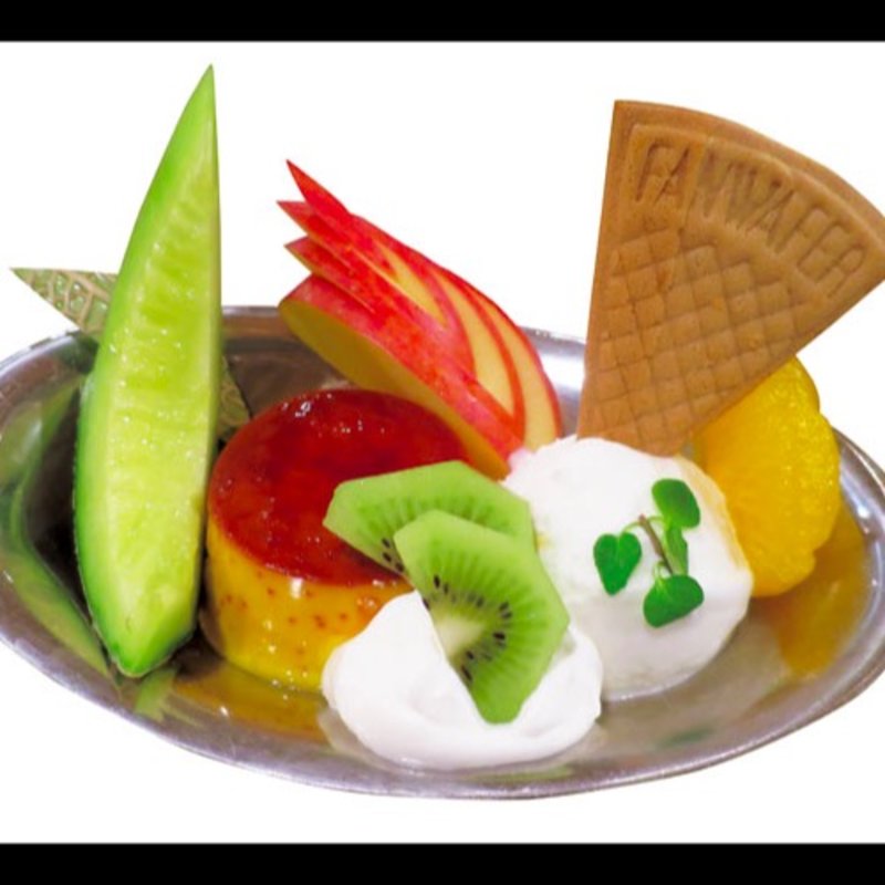 “しんたまご”を使った自家製プリン・アラモード(みのる食堂 三越銀座)