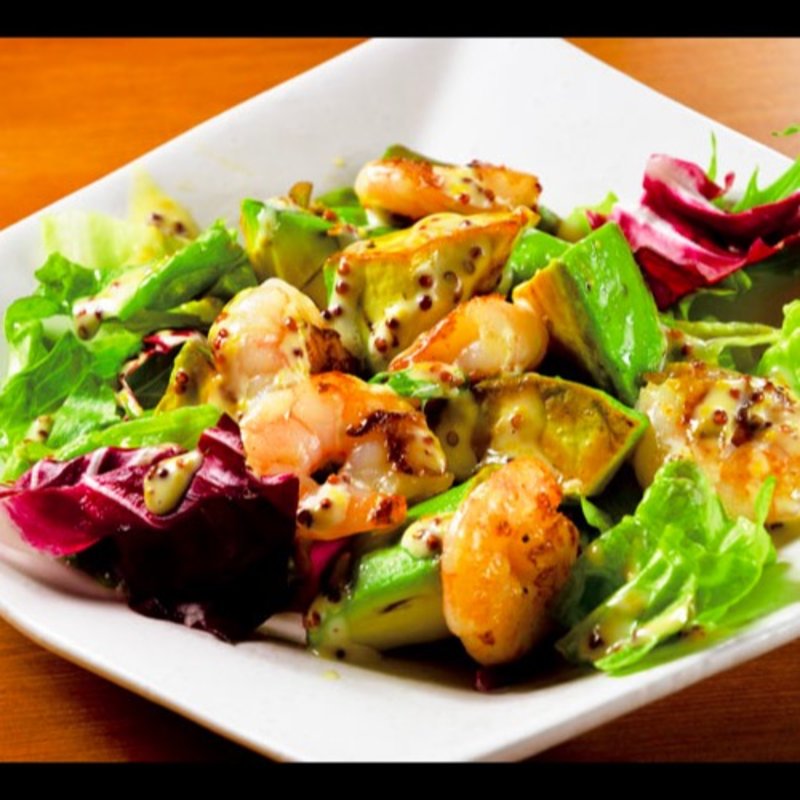 エビとアボカドの鉄板焼きサラダ(茶琥屋 福島店)