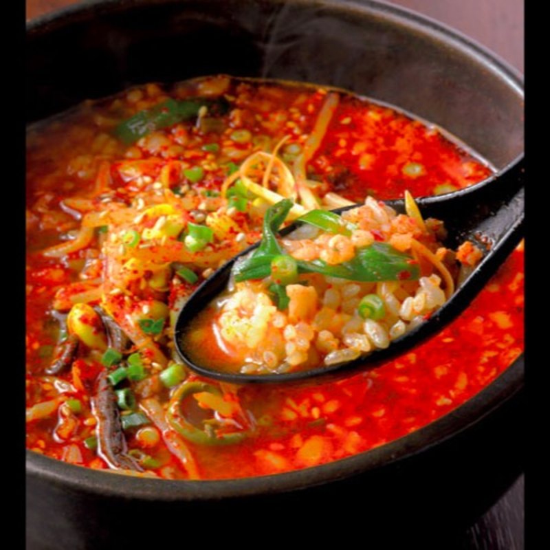 和牛ユッケジャンクッパ(神田焼肉 俺の肉 本店)