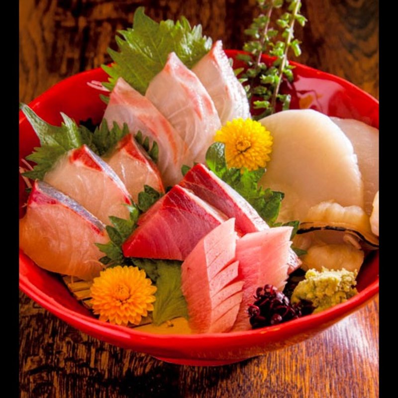 お造り四点盛り合わせ(花とら （はなとら）)