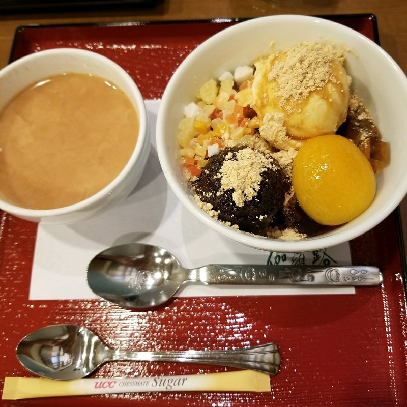 黒みつきなこあんみつ(伽羅路 )